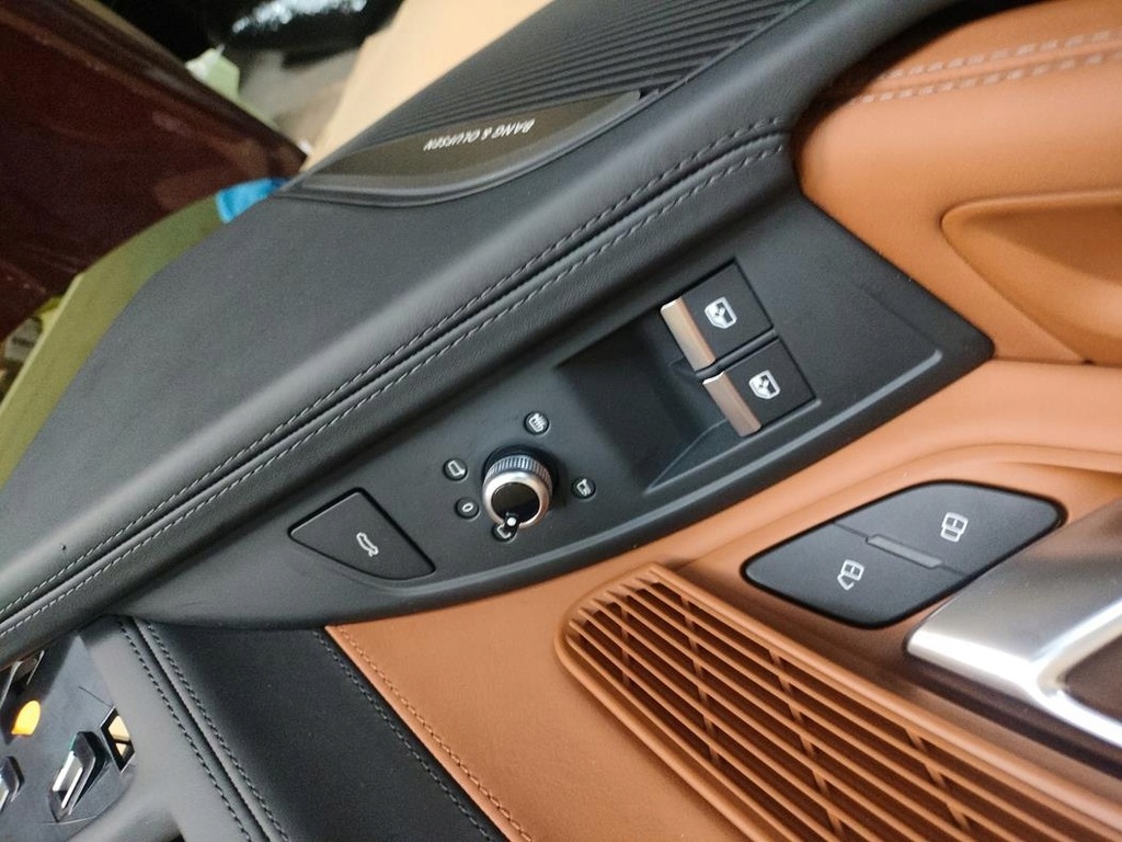 фото №15, Nowa оригінальний номер оббивка обшивка двері лівий правий перед audi r8 spyder шкіра nowa