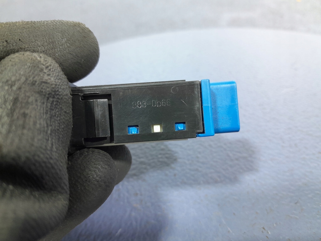 фото №6, Toyota corolla xi e16 переключатель подогрев сиденье 191698