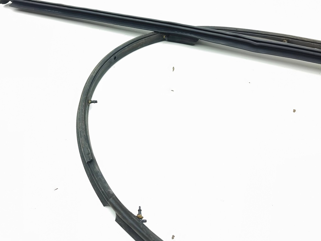 фото №11, Porsche 911 996 2001 прокладка скло coupe 99653708507