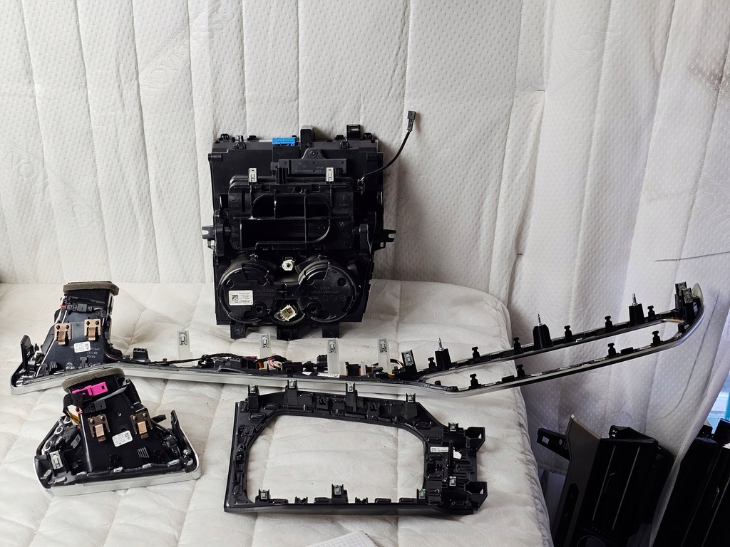 фото №13, Молдинг dekor консоли карбон bmw 3 g20 g80 g82 m3 m4 бардачок решётка обдув