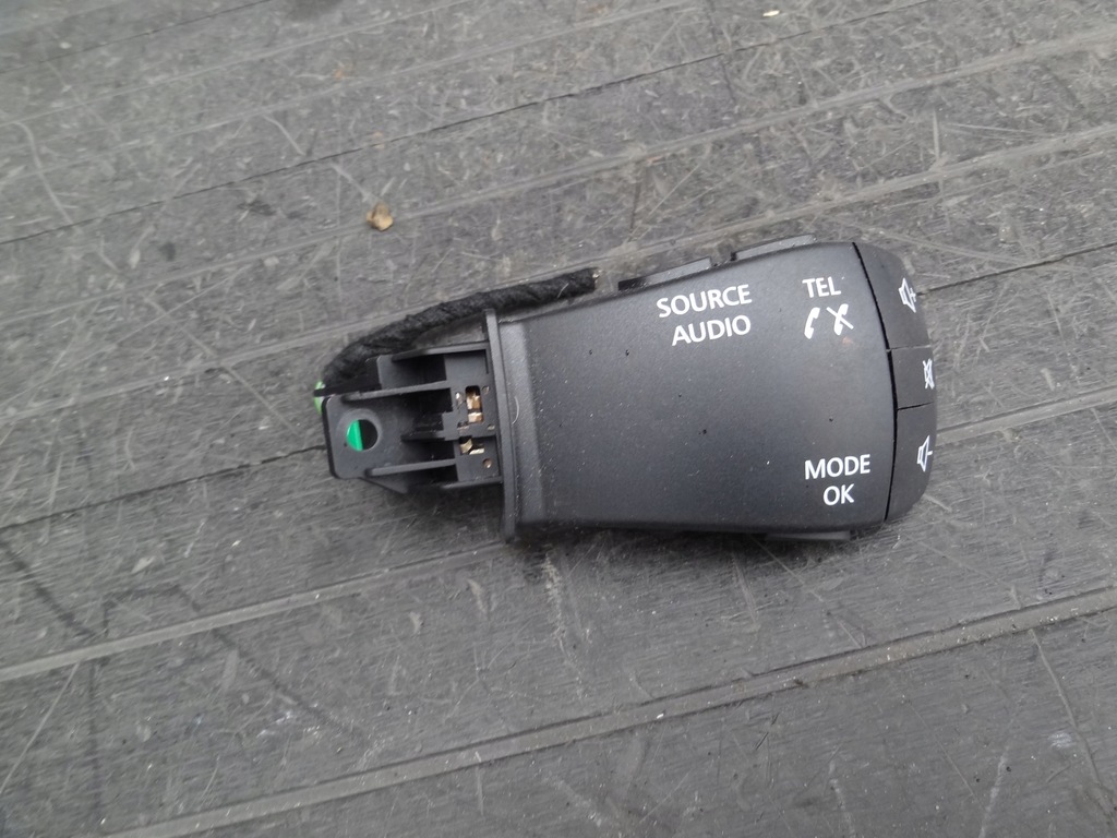 фото №1, Dacia duster ii 2018 pilot рычаг радио оригинал