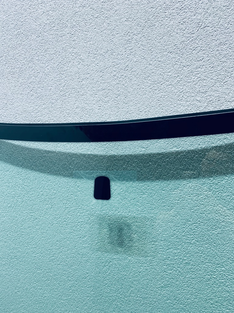 Стекло лобовое opel adam 2013- Цена