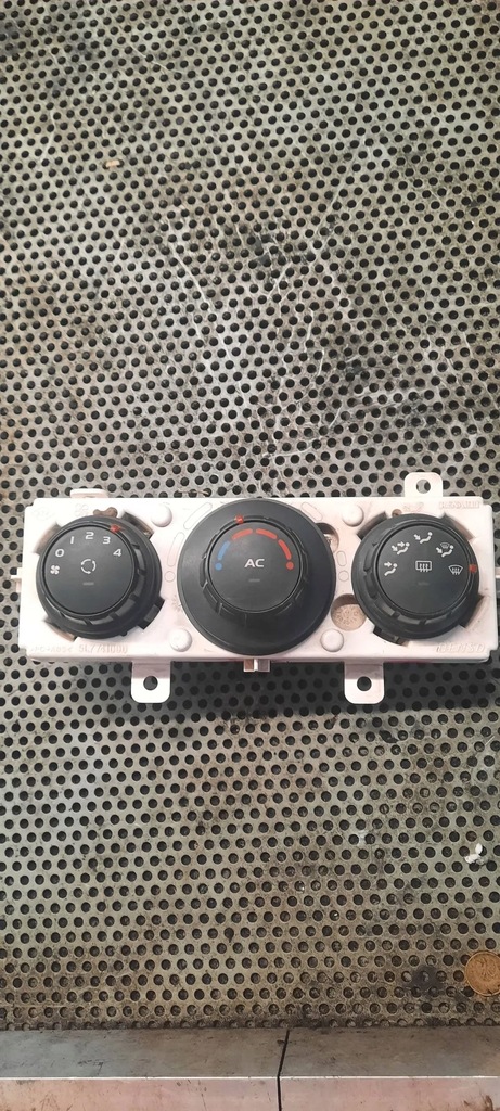 фото №1, Панель обдув renault master 275100013r