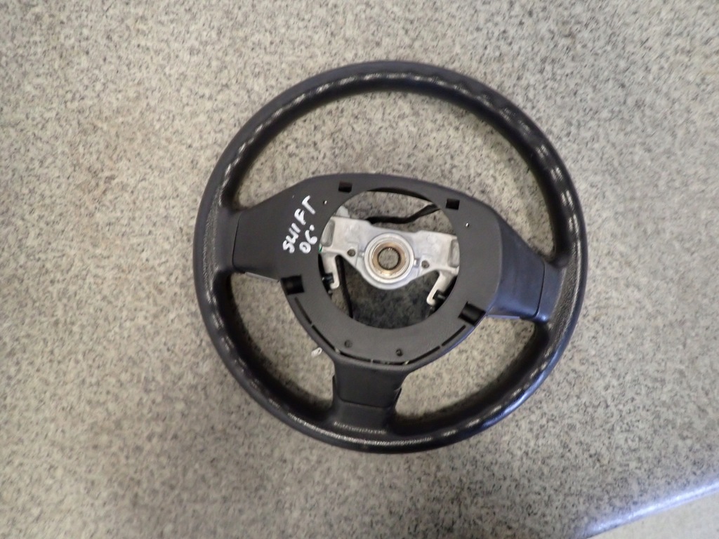 фото №6, Suzuki swift 04-10 воздуховод мультимедиа колесо