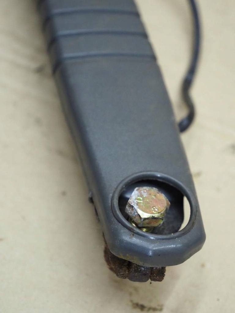 фото №9, Поперечина безопасности левая перед клипса sportage i