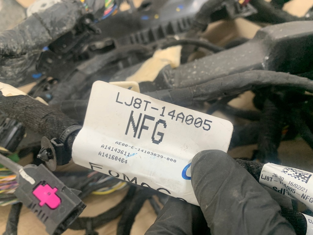 фото №16, Ford mustang mach-e rwd 75.7kwh электропроводка электрическая салона кабины