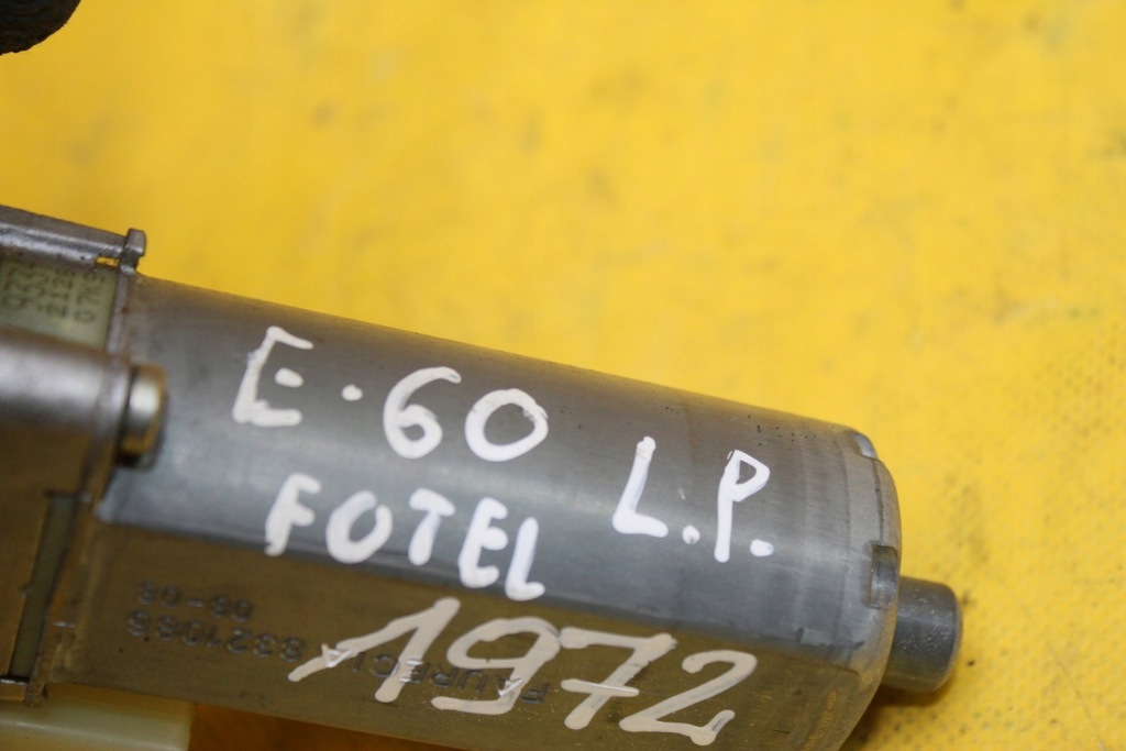 фото №11, Моторчик регулювання сидіння лівий перед e60 8321086