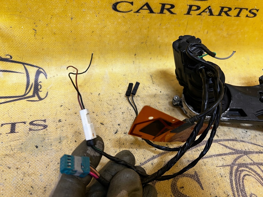 фото №3, Кронштейн каркас зеркало зеркало наружное правое tesla model 3 przedlift