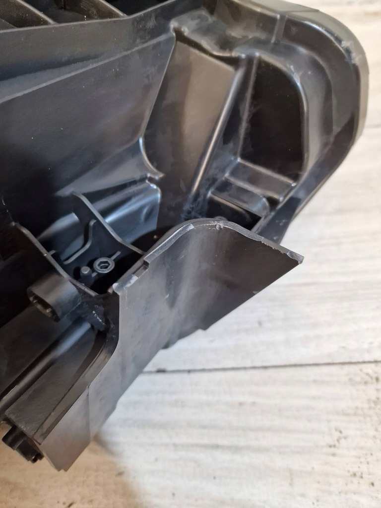 фото №11, Лампа права smart full led cyber sparks led europ