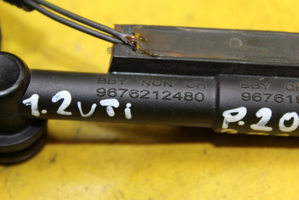 фото №8, Вентиляция картера масляная peugeot 208 1.2 vti 9676197780