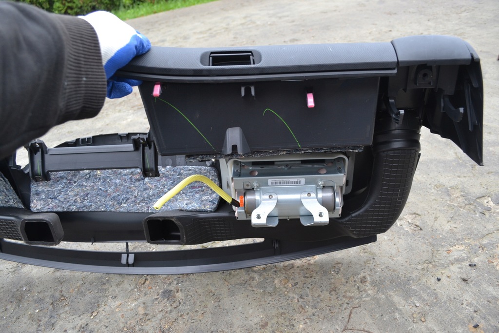 фото №11, Toyota yaris ii панель приладів консоль подушки безпеки ремені