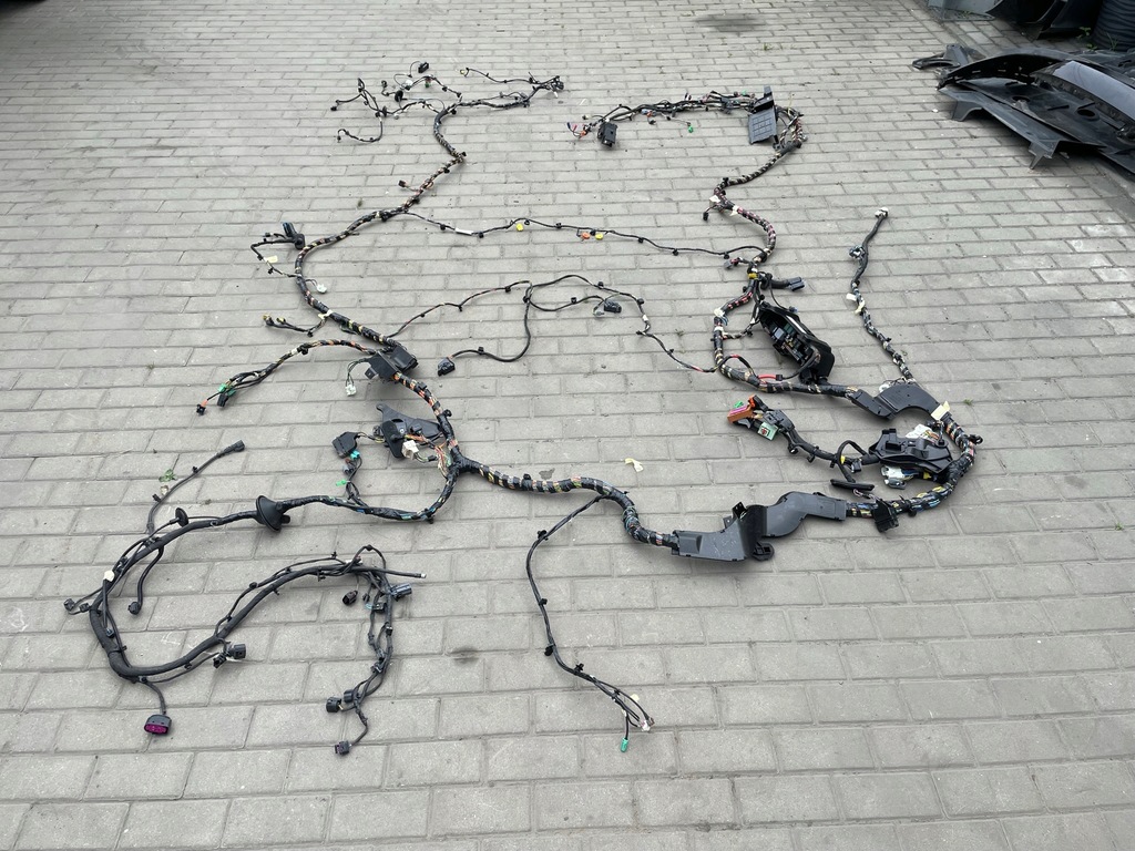 фото №1, Volvo xc40 t5 recharge plug in електропроводка салону