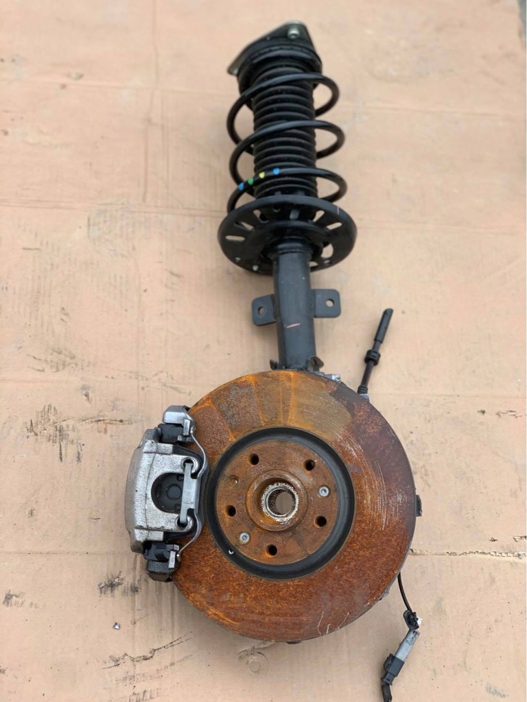 фото №1, Поворотный кулак амортизационная стойка левая c5 aircross thp hdi