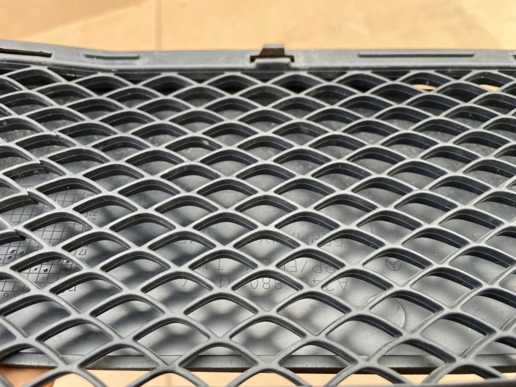 Mercedes b klasa w246 решётка перед + рамка номерного знака a2468852322 a2468801144 Киев