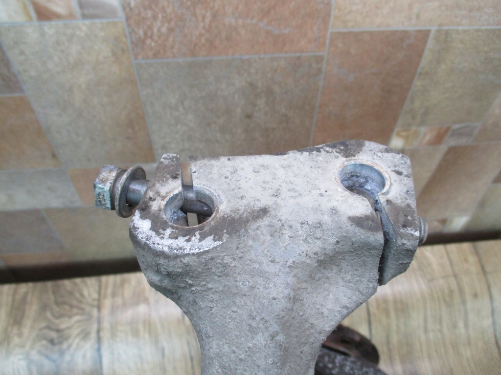 фото №5, Поворотний кулак ліва передня ступиця audi q5 8r стан ok