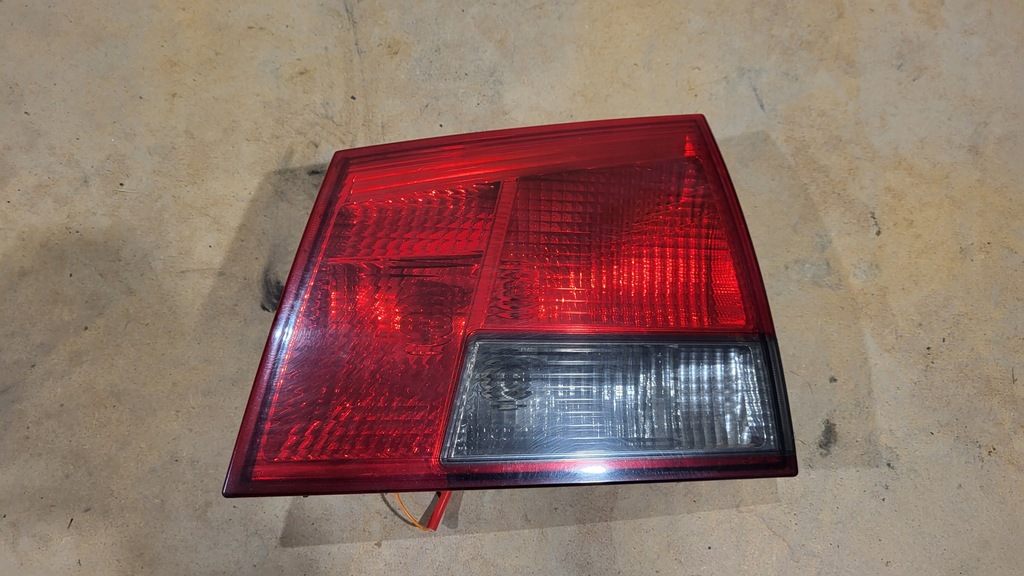 фото №1, Лампа задняя правая w крышка opel vectra c lift kombi 13184025