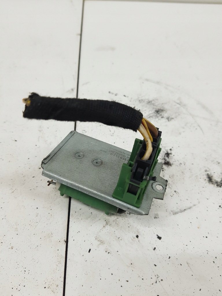 фото №1, Резистор резистор вентилятор volkswagen sharan 1