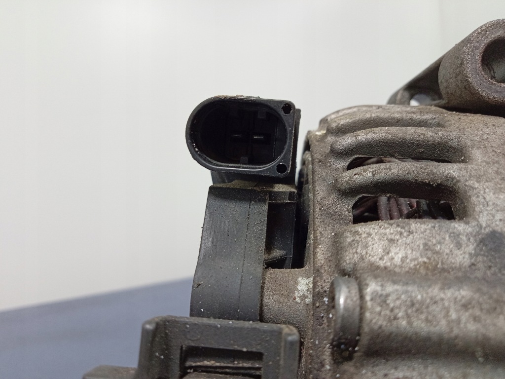 Mercedes cl63 amg w216 генератор 215a a0131549902 Недорого