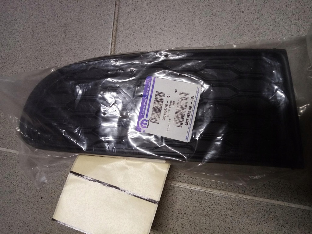 фото №1, Заглушка права протитуманної фари fiat freemont /dodge journey 68079852ab