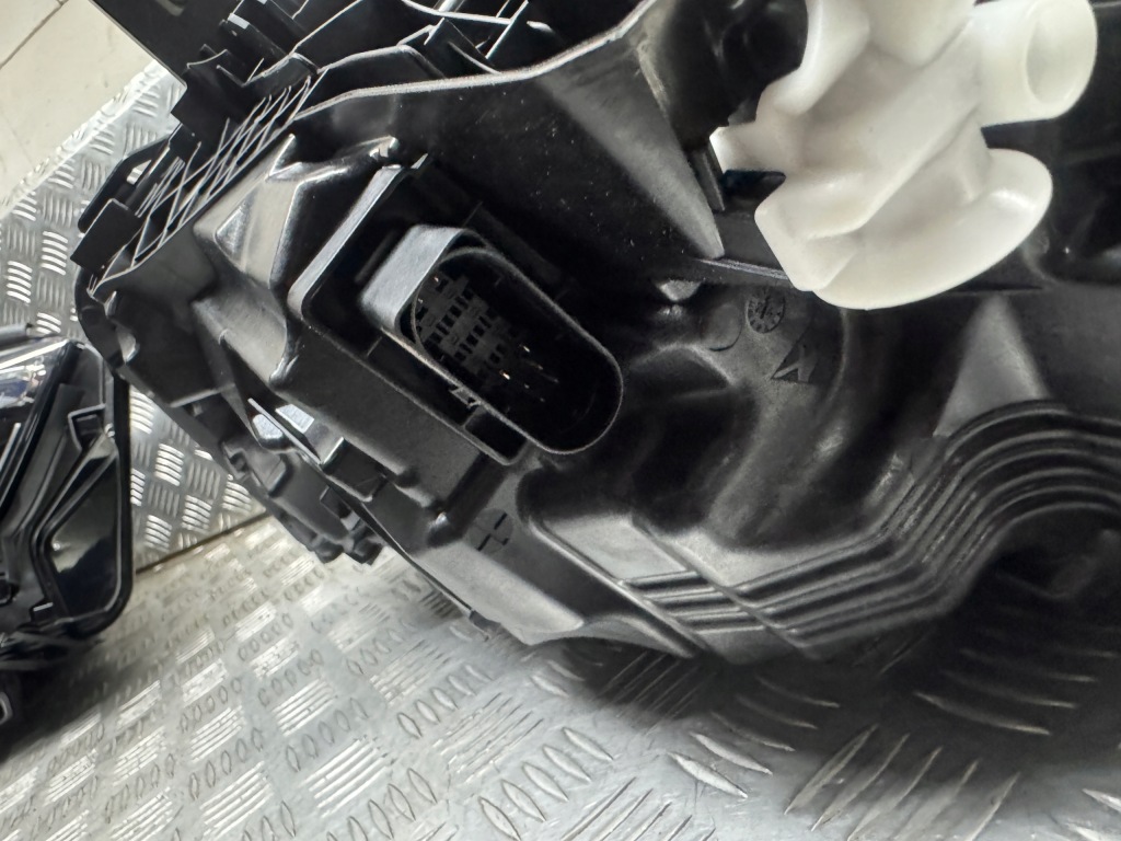 Фара ліве правий multibeam фара перед led mercedes gla 2 рестайлінг  w247 Ціна