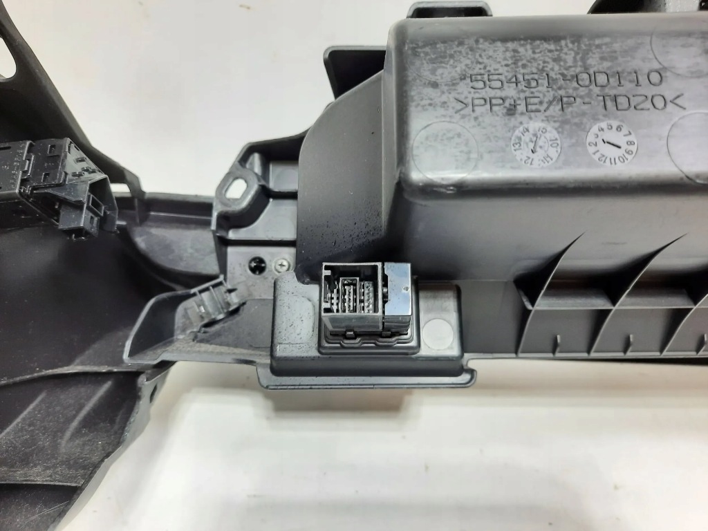 фото №11, Toyota yaris iii 11-14 5d приборная панель приборная europa панель  приборная панель 1,0 b