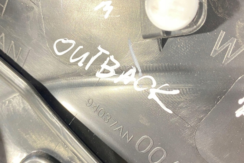 Права оббивка багажника subaru outback br 94037an00a 2.5l бензиновий Зі Шроту