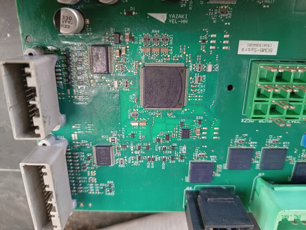 фото №12, Jaguar xf x250 lift - коробка запобіжників bcm