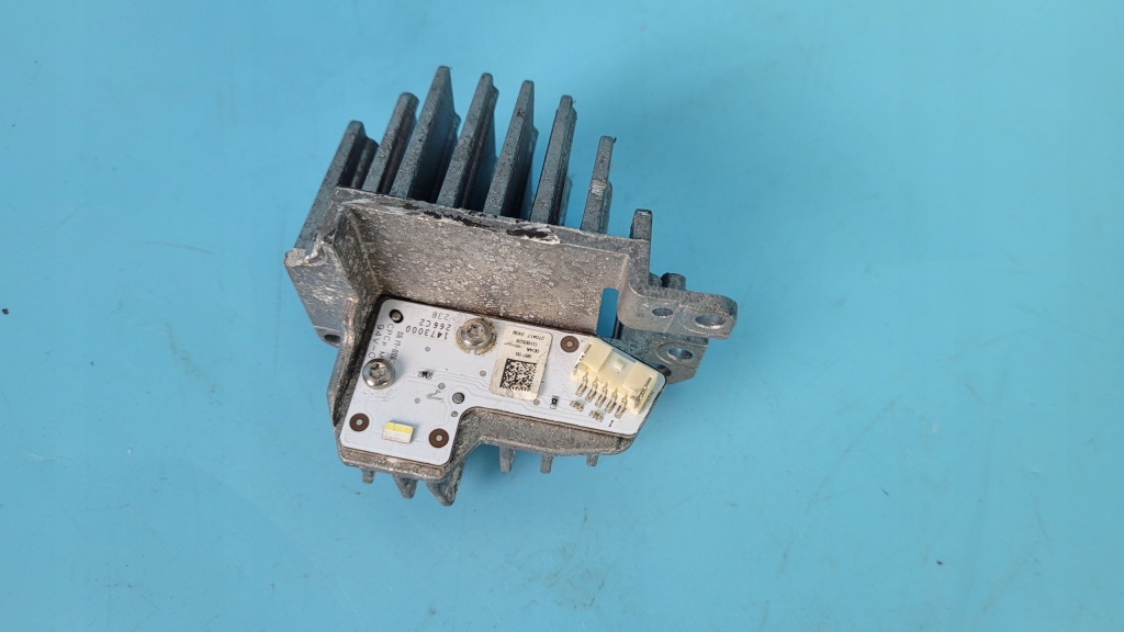 Купити Mercedes w205 модуль перетворювач лампи led 140800105400