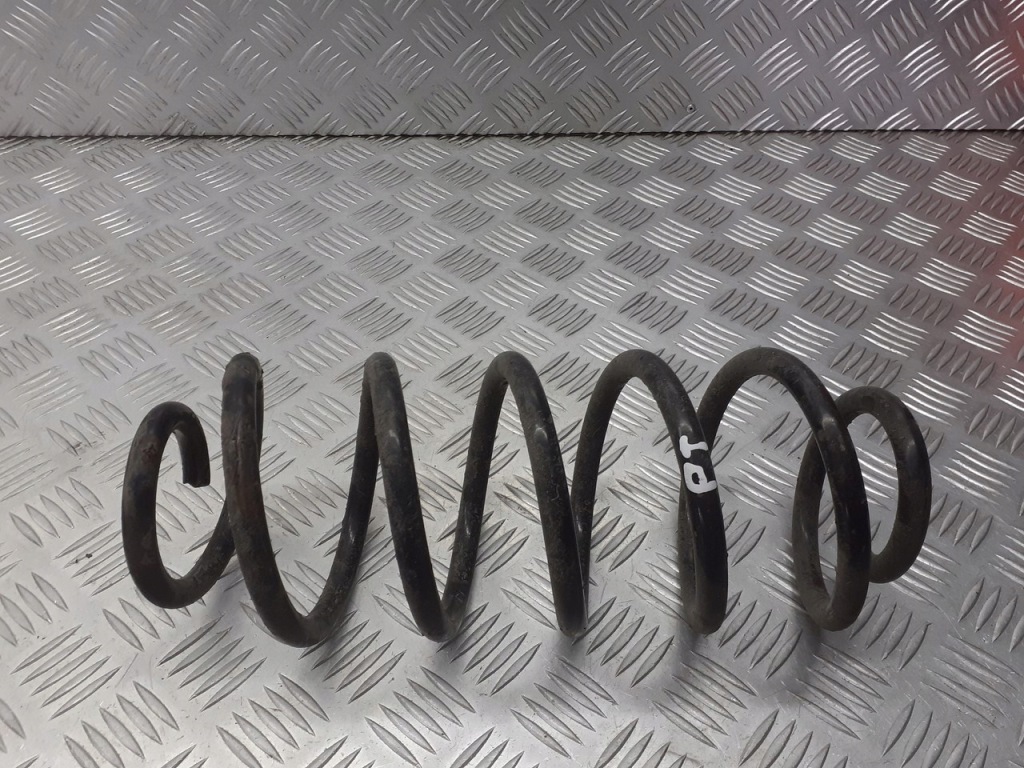 Купити Пружина правий задній toyota corolla e15 1.6