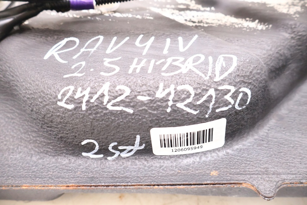 фото №10, Toyota rav4 iv hybrid бак пального 2412-42130