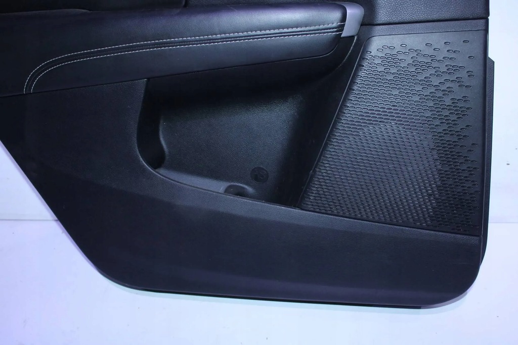 фото №3, Обшивка оббивка двері ліва задня задня fiat freemont