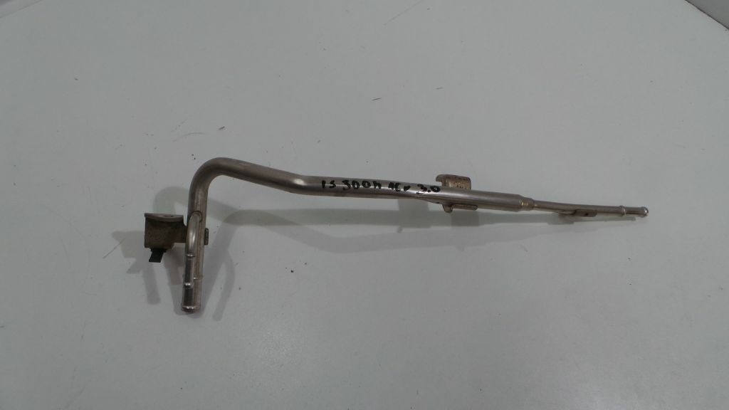 фото №1, Lexus is 300h 200t 2.5b 16r шланг wąż труба wody