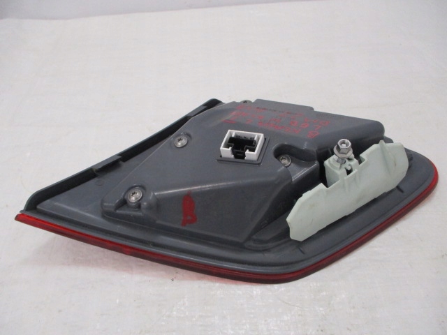 Mercedes b-klasa фара led задня ліва w кришці Зі Шроту