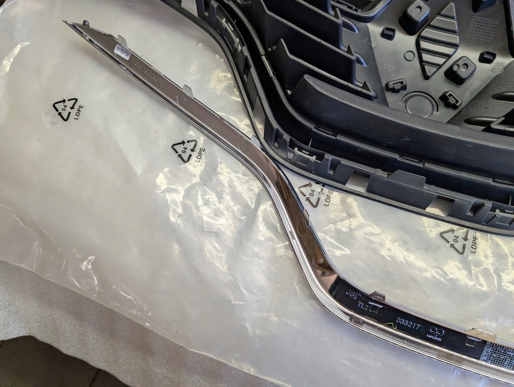 фото №15, Renault captur i 2013- решётка радиатора решётка радиатора 623102335r nowa оригинал