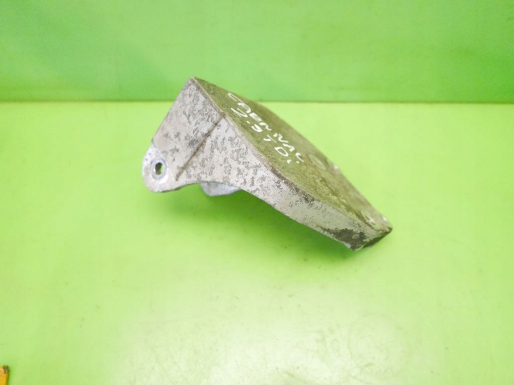 фото №7, Кронштейн кронштейн коробки kia carnival i 2.9 tdi 99-01