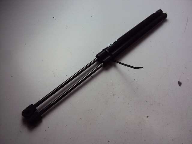 Купити Амортизатори кришки задня dodge caliber 2.0 crd 06 r