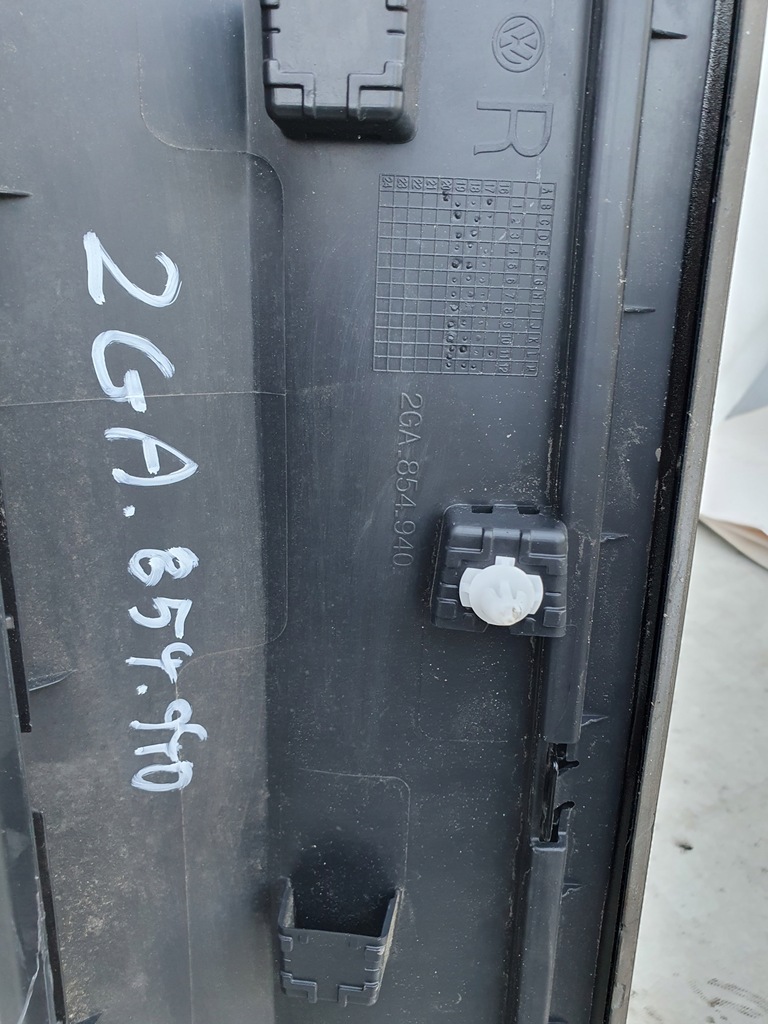 фото №12, Молдинг дверь правый перед vw t-roc