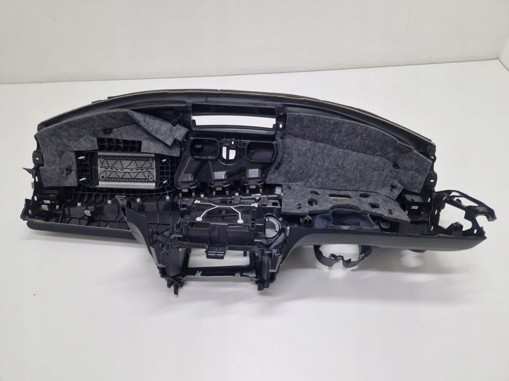 фото №3, Mercedes c klasa w206 консоль приборная панель