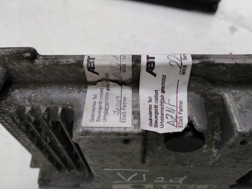 фото №4, Бортовий комп'ютер двигуна golf vi 03c906027f