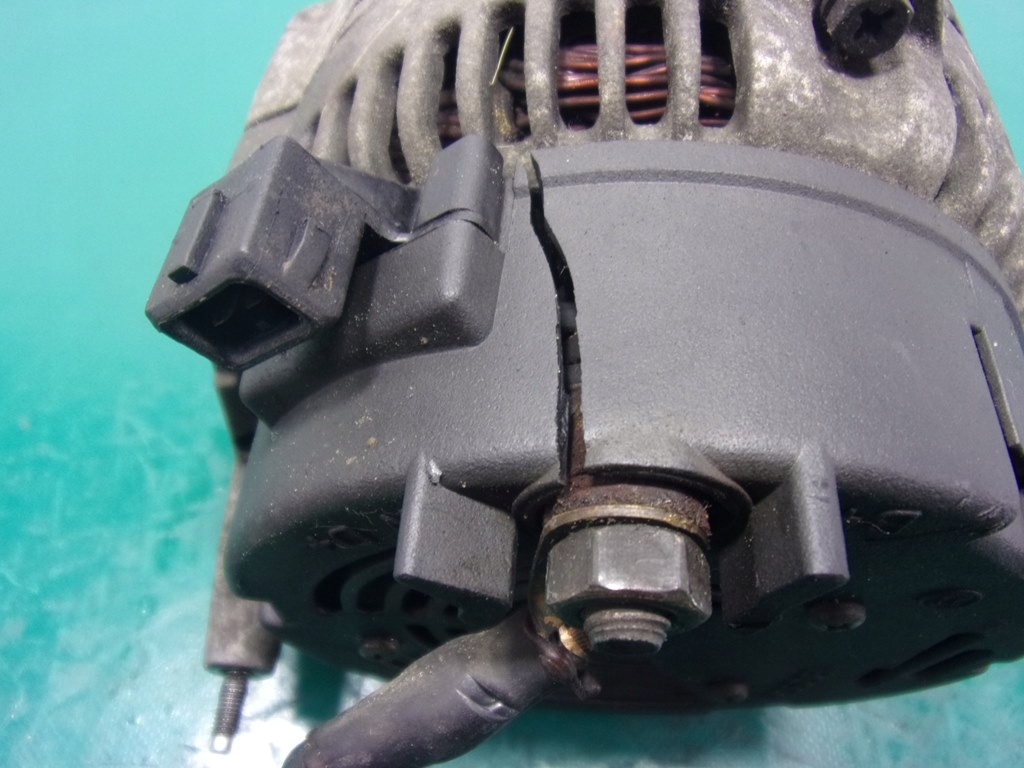 Audi a4 b5 1.8 20v генератор 028903018ax Недорого