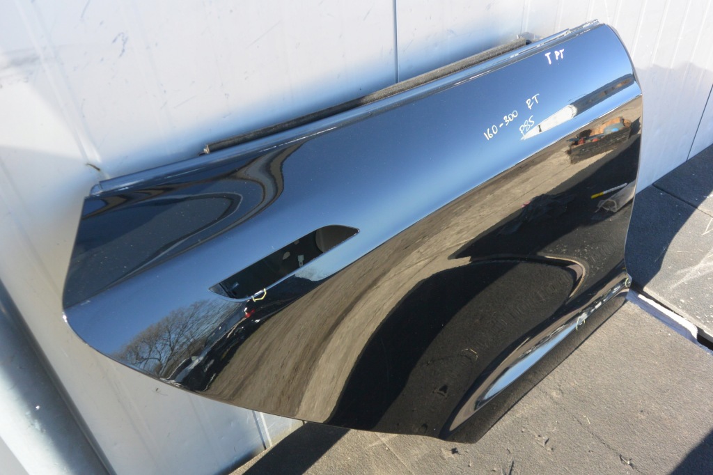 Купить Tesla model s дверь правое  задняя чёрные 13-16