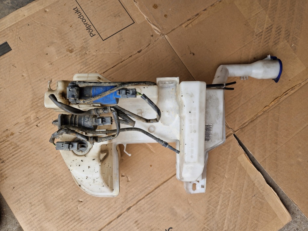 Citroen c5 iii x7 бачок омивача ксенон 9683488180 Недорого