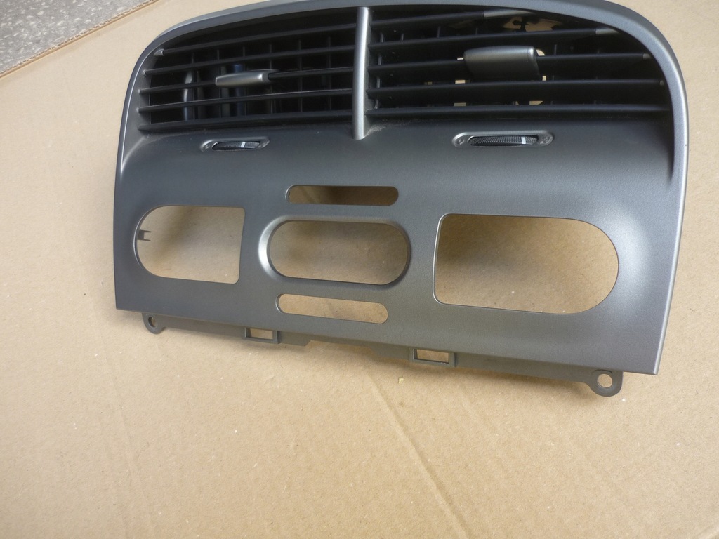 фото №8, Ґрати обдув середній seat altea toledo iii 5p1819110g ładne справні