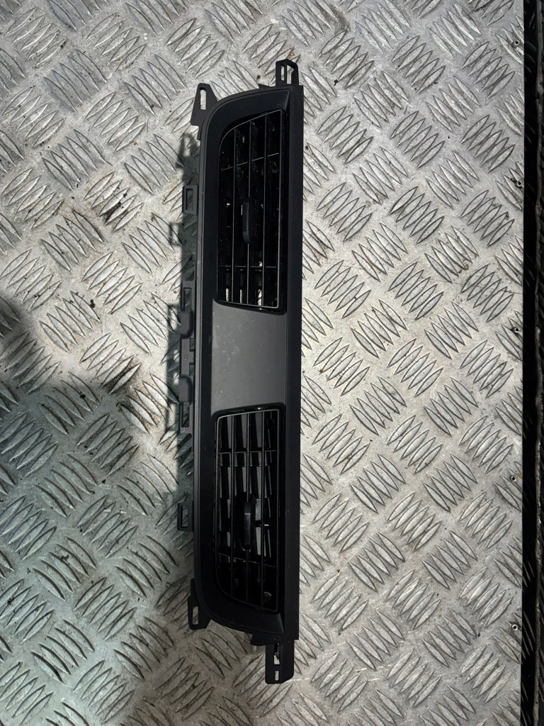 Купити Решітка обдув перед renault express 687608243r вентиляції