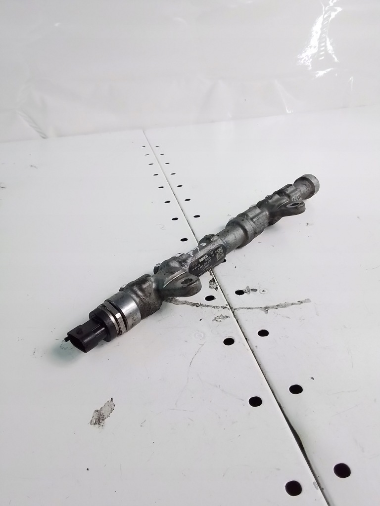 фото №1, L793 молдинг упорскування opel combo d 1.3cdti 0445214217