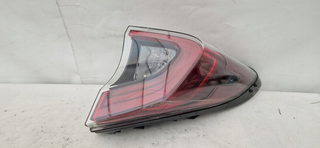 фото №1, Toyota c-hr chr лампа задняя правая led