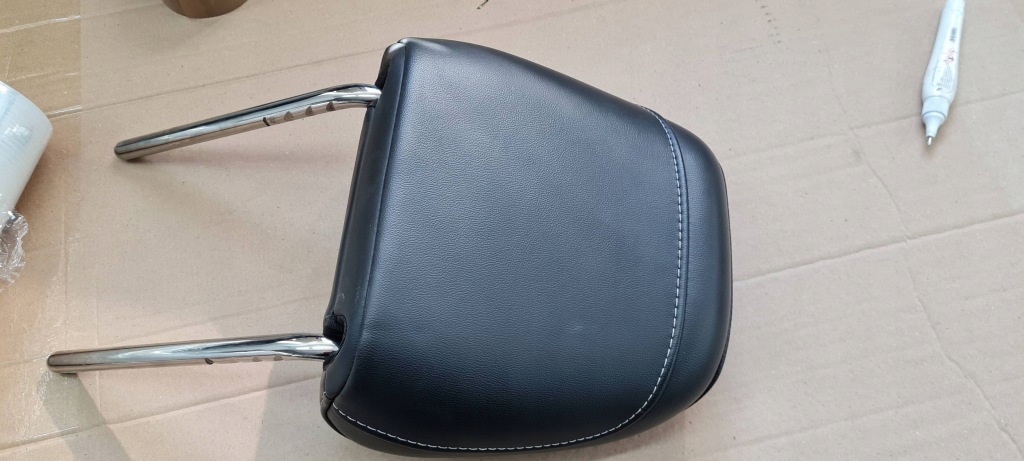 Jeep grand cherokee wl 2022 підголівник сидіння перед передній шкіра чорна в Україні