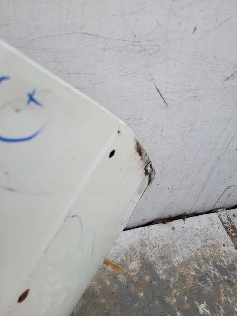 Купити Mercedes e klasa w123 sedan двері праве задні задній