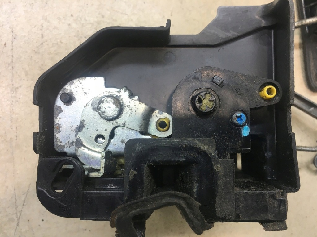 фото №6, Замок дверь правый перед hyundai getz 1.1 5d