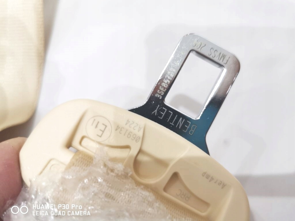 фото №5, Bentley flying spur iii - задні ремені безпеки 3se бежеві